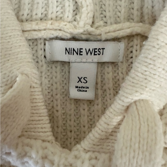 XS Nine West Cream Hooded Sweater - Picture 8 of 11